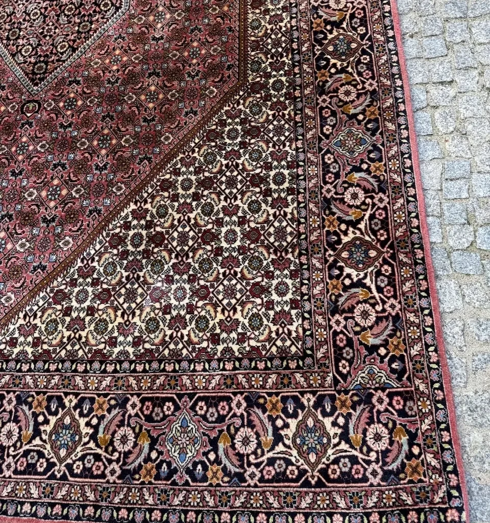16878766127