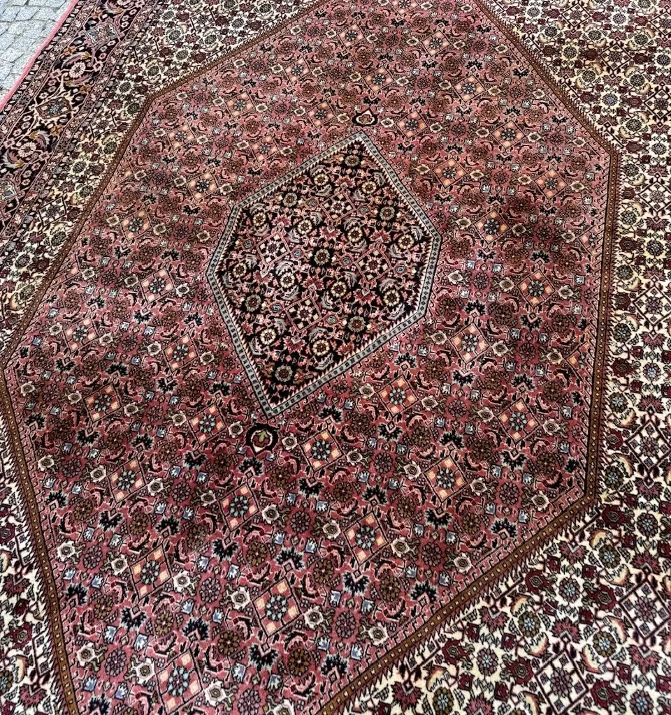 16878766127