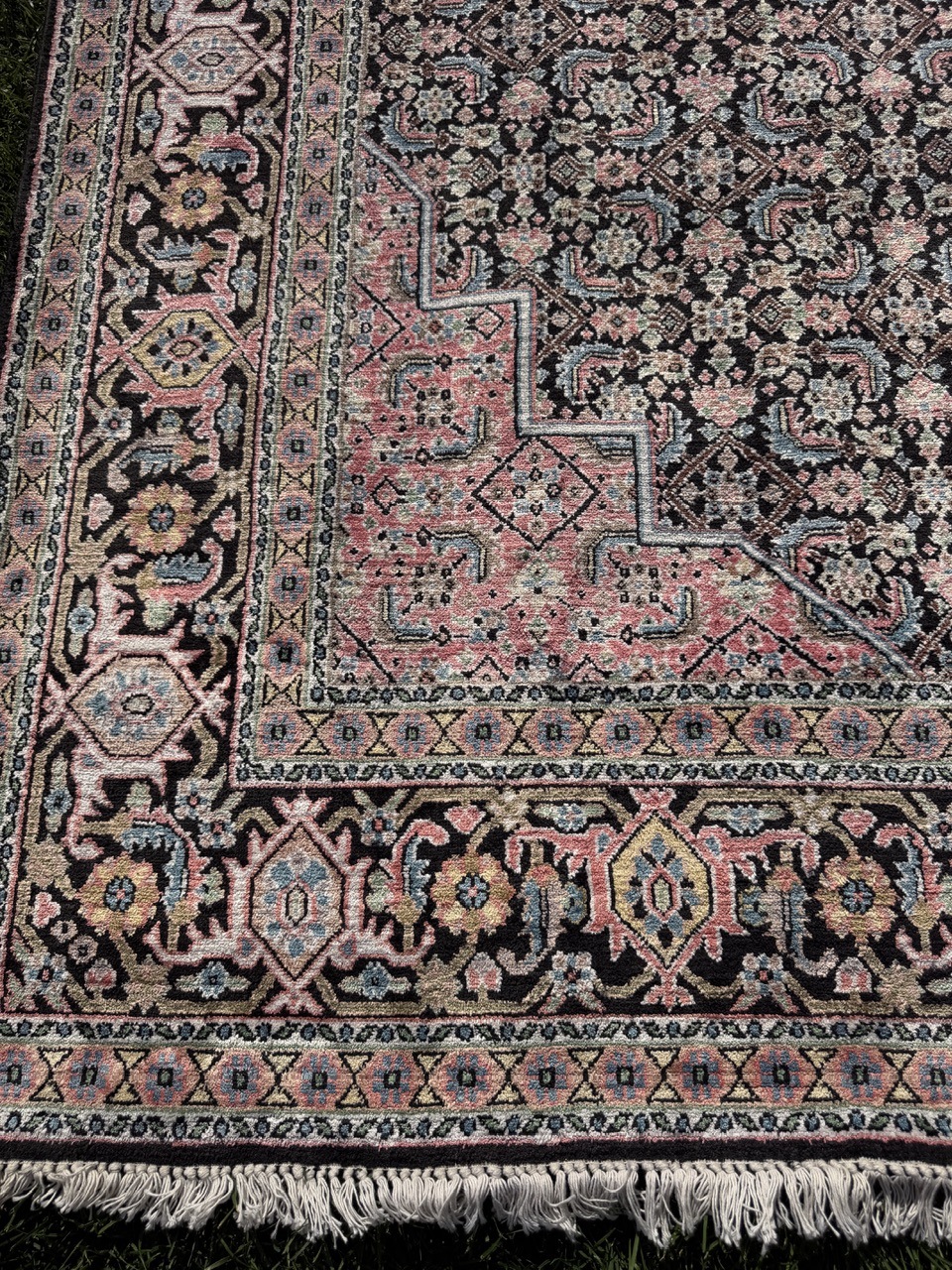 19001344129