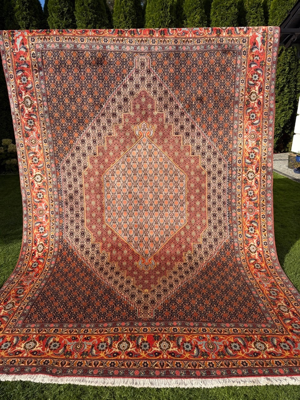 19059913736