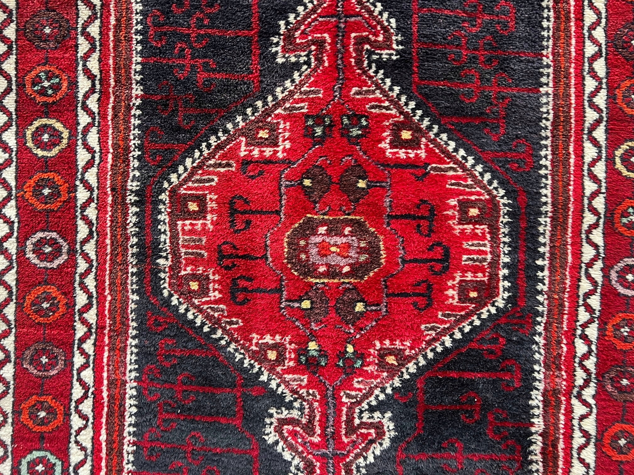 13046405079