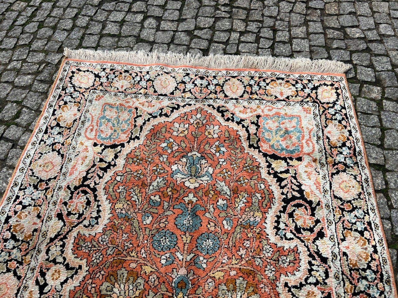 13715639452