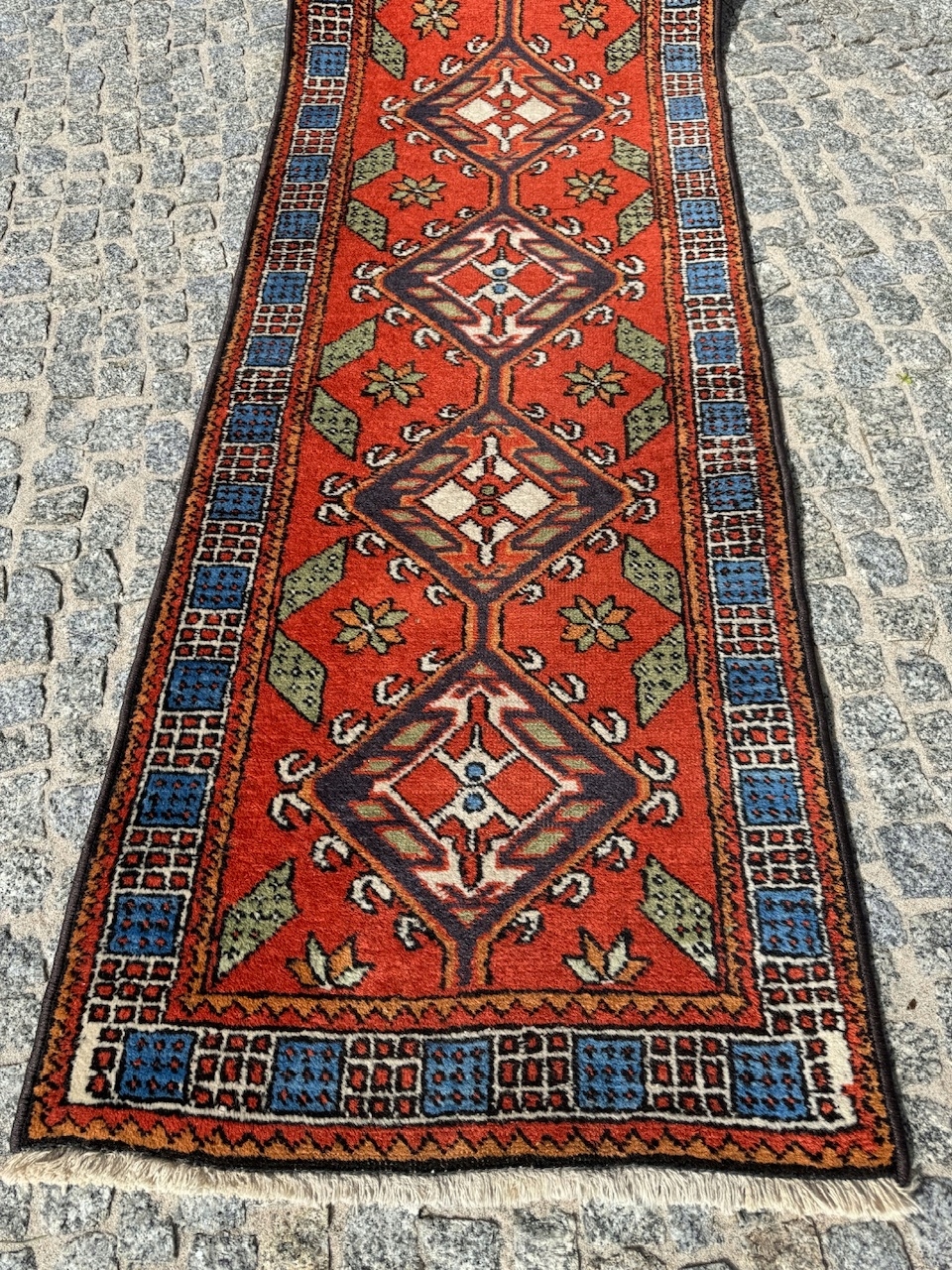 15596205725
