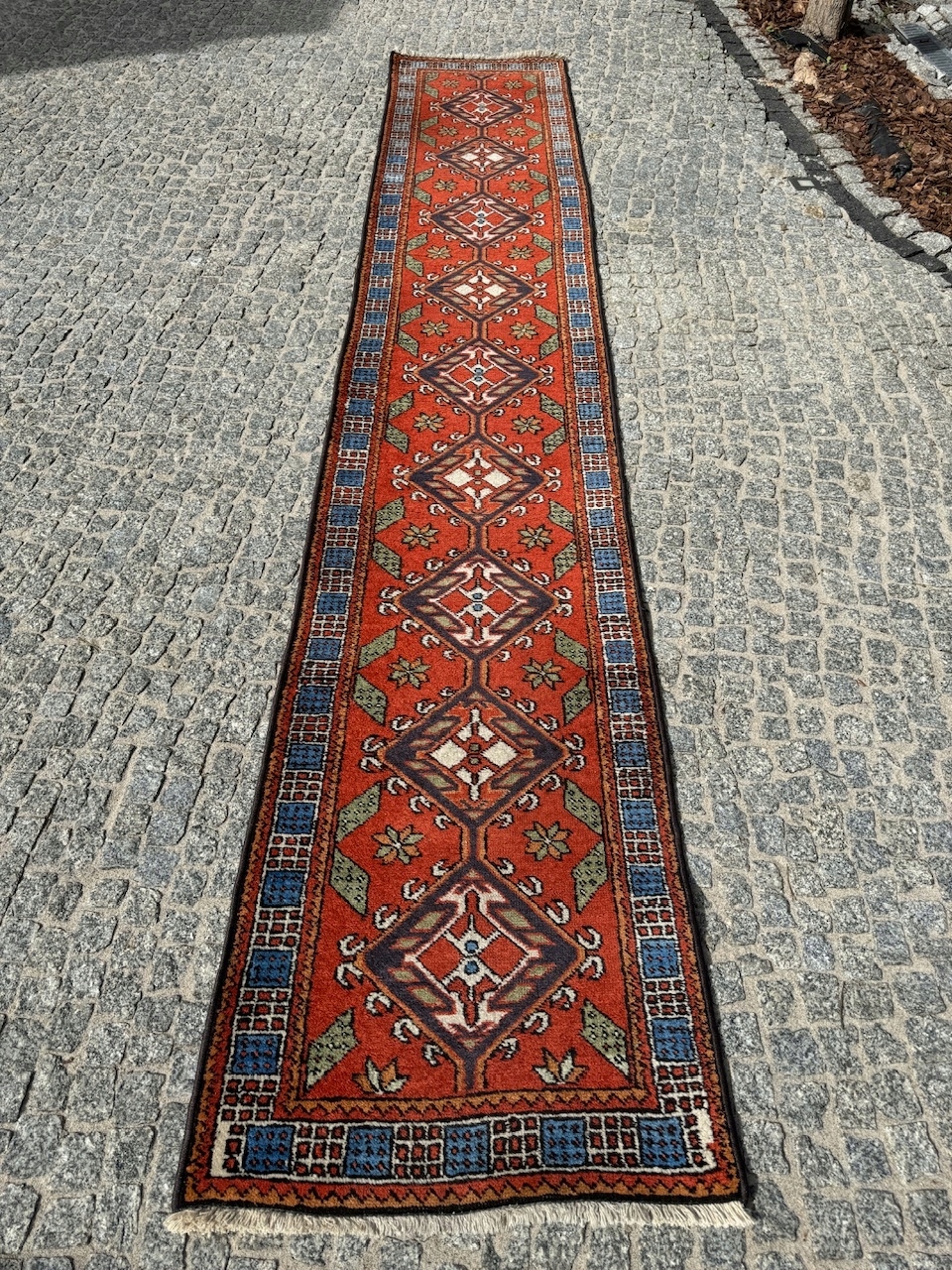 15596205725