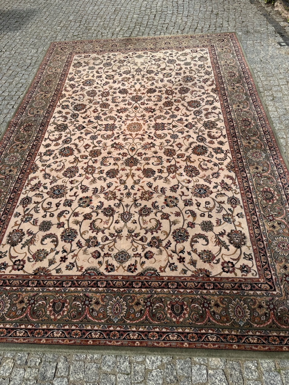 17576556473