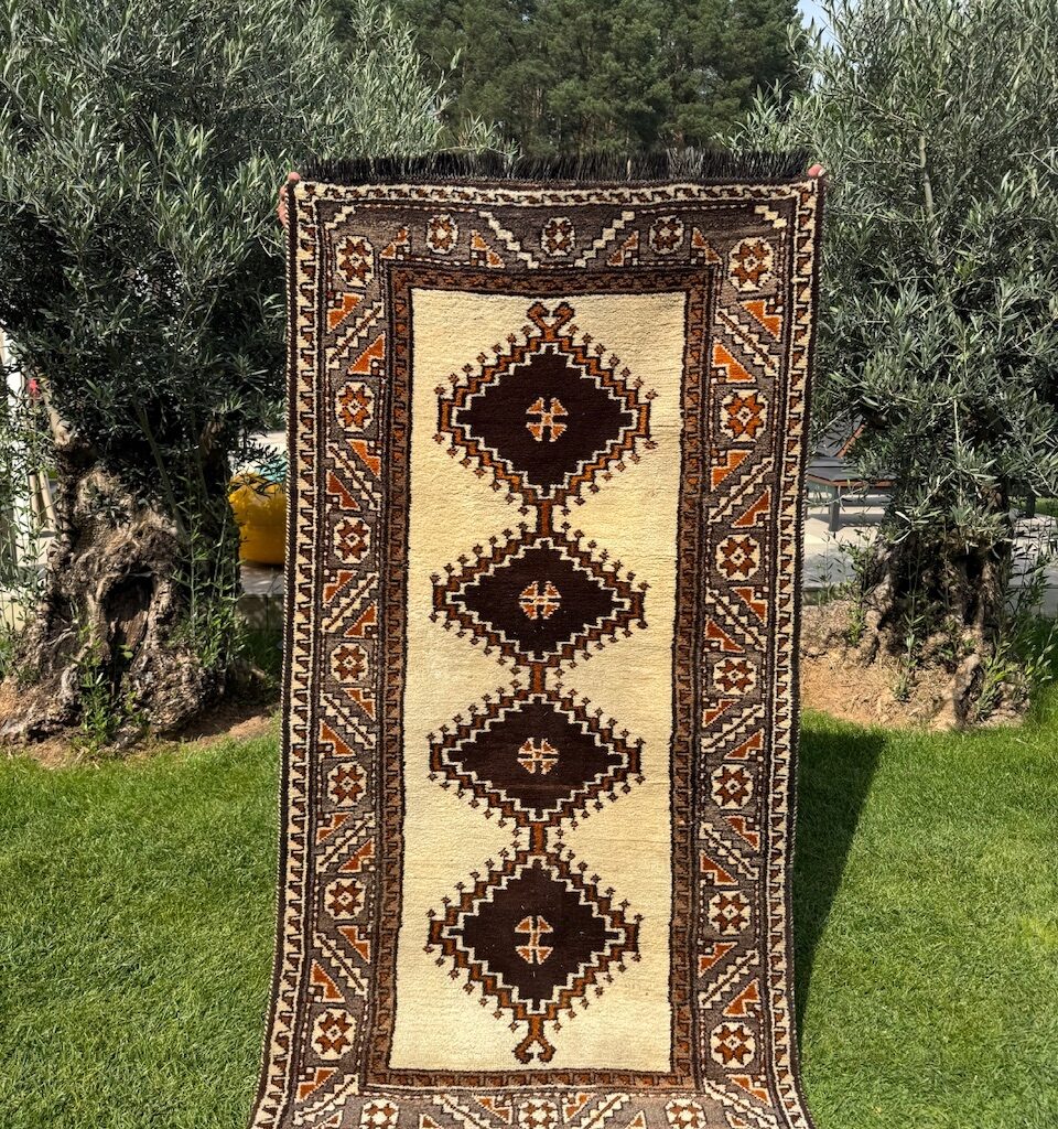17941044324