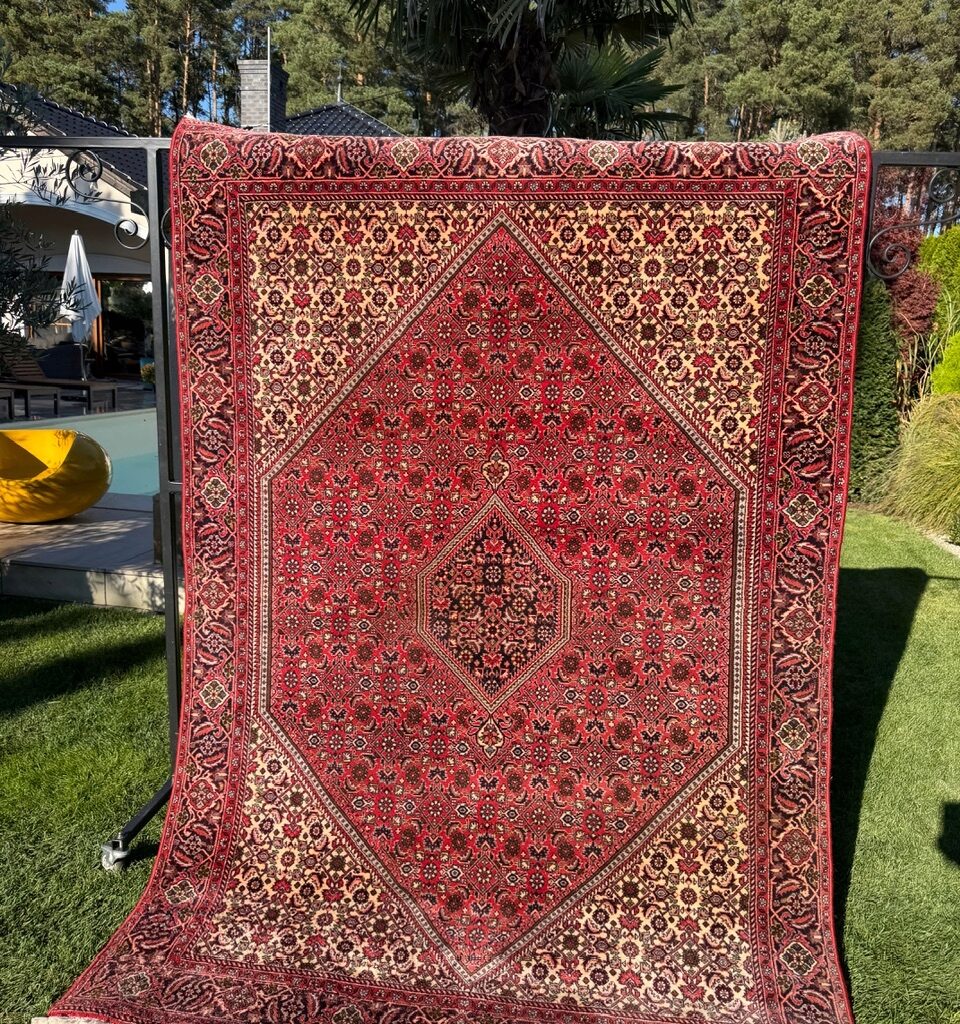 18041909054