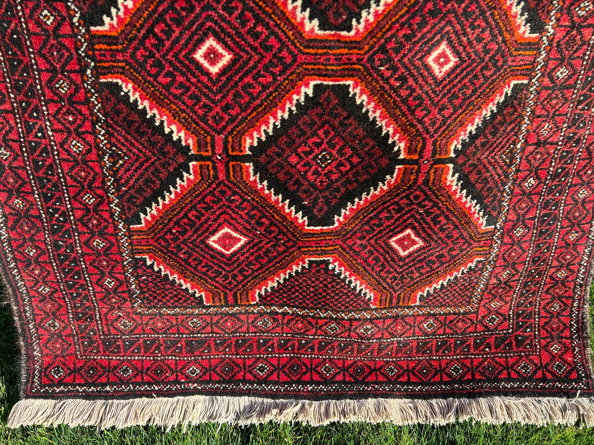 18212810823