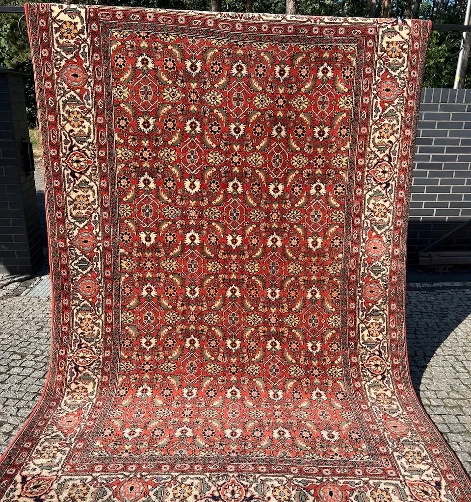18548113333