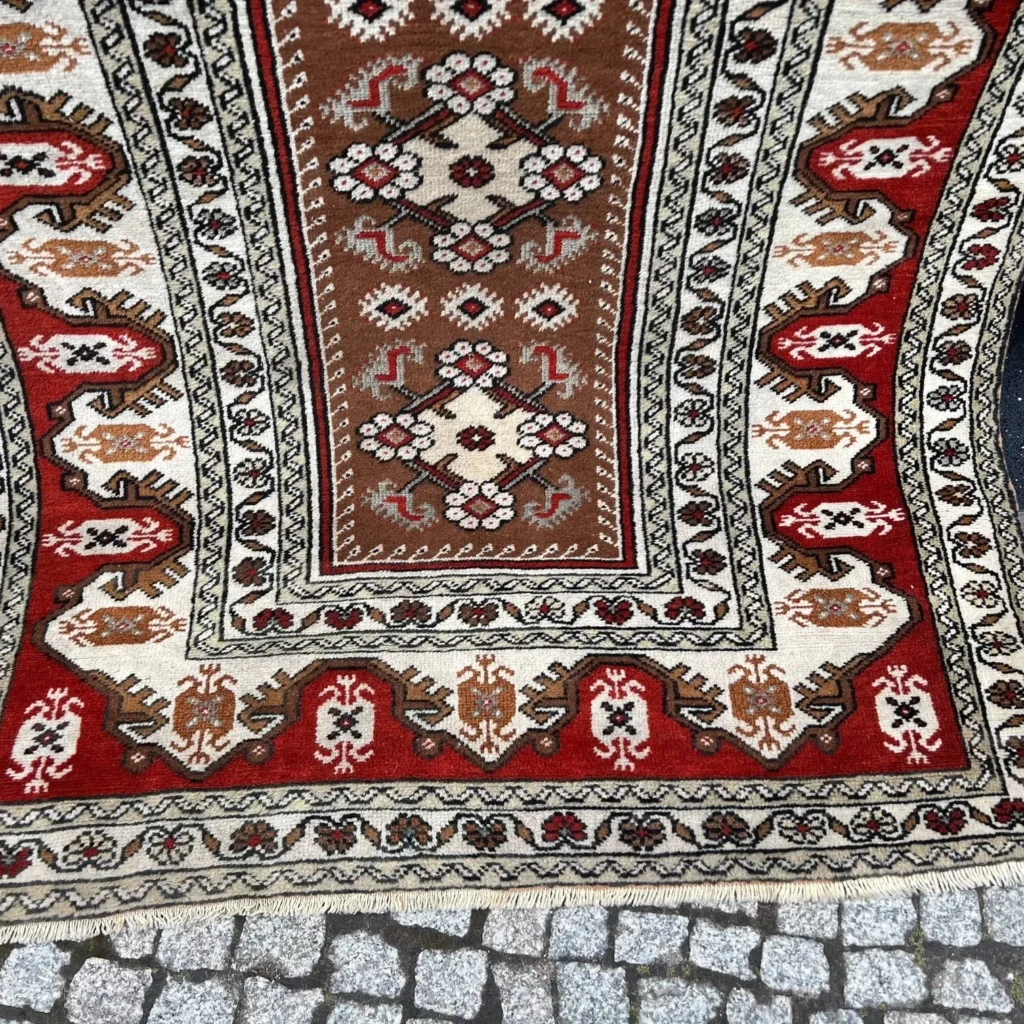 18557352948