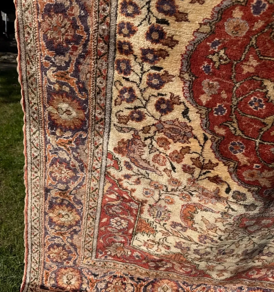 18558821933