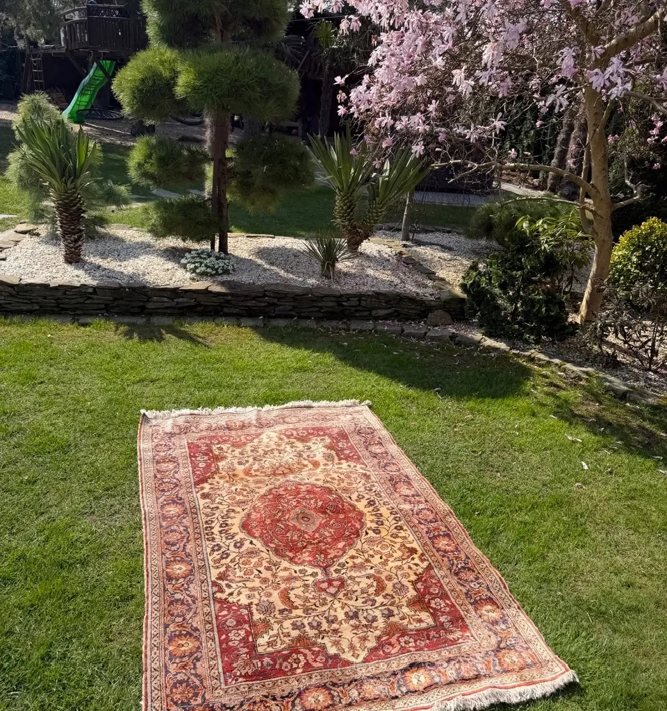 18558821933