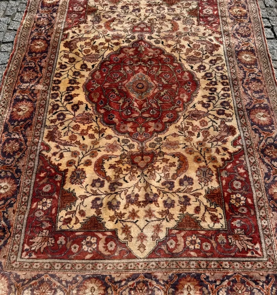 18558821933
