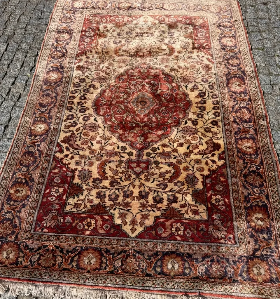 18558821933