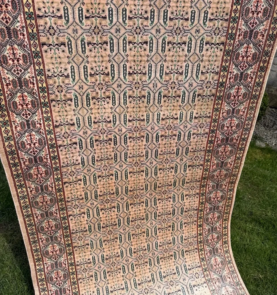 18615661085