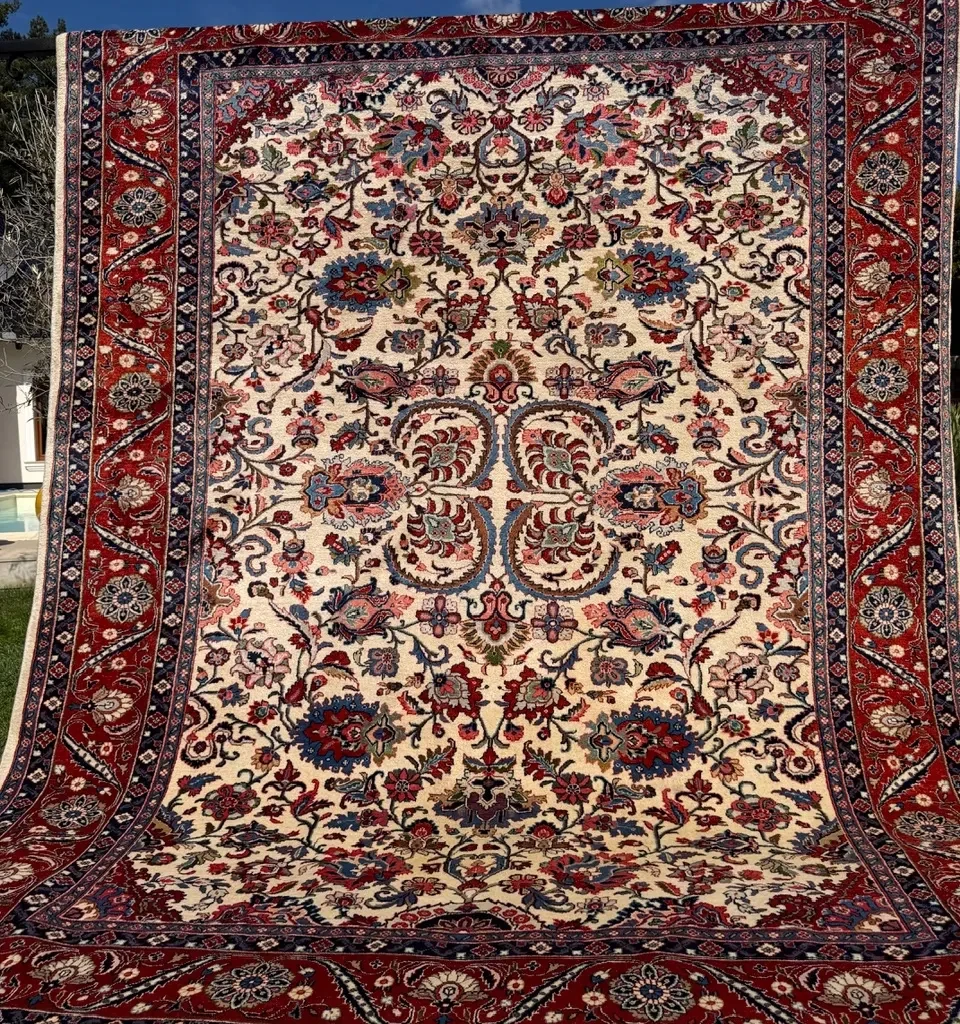 18632602046