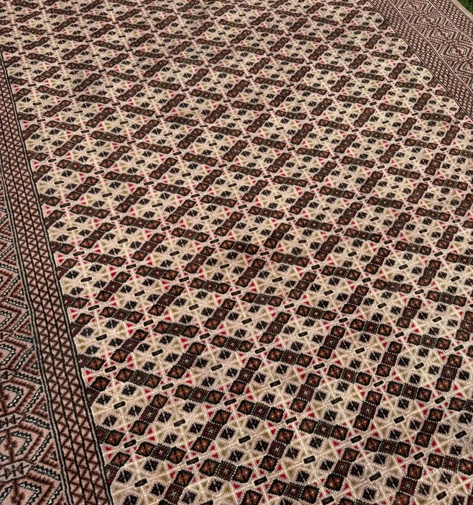 18632898436