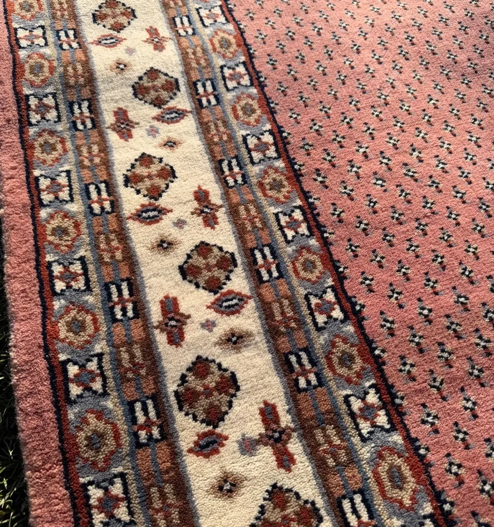 18644102294