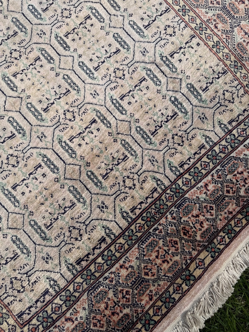18615661085