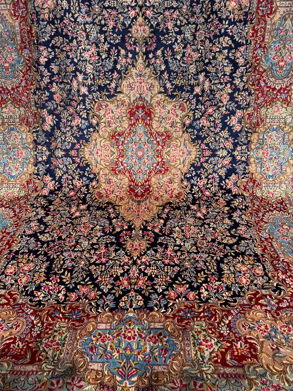 18618646072