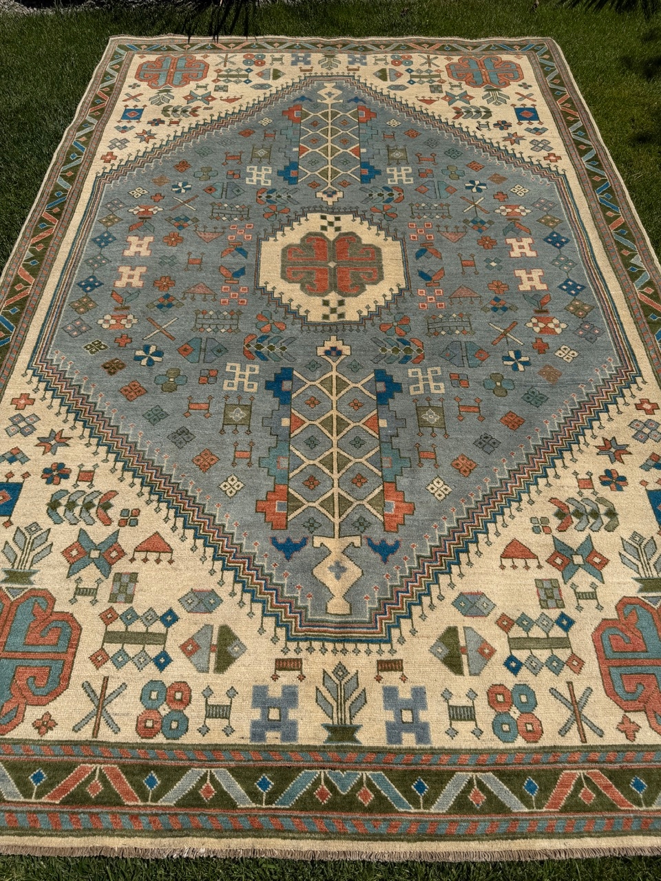 18695693892
