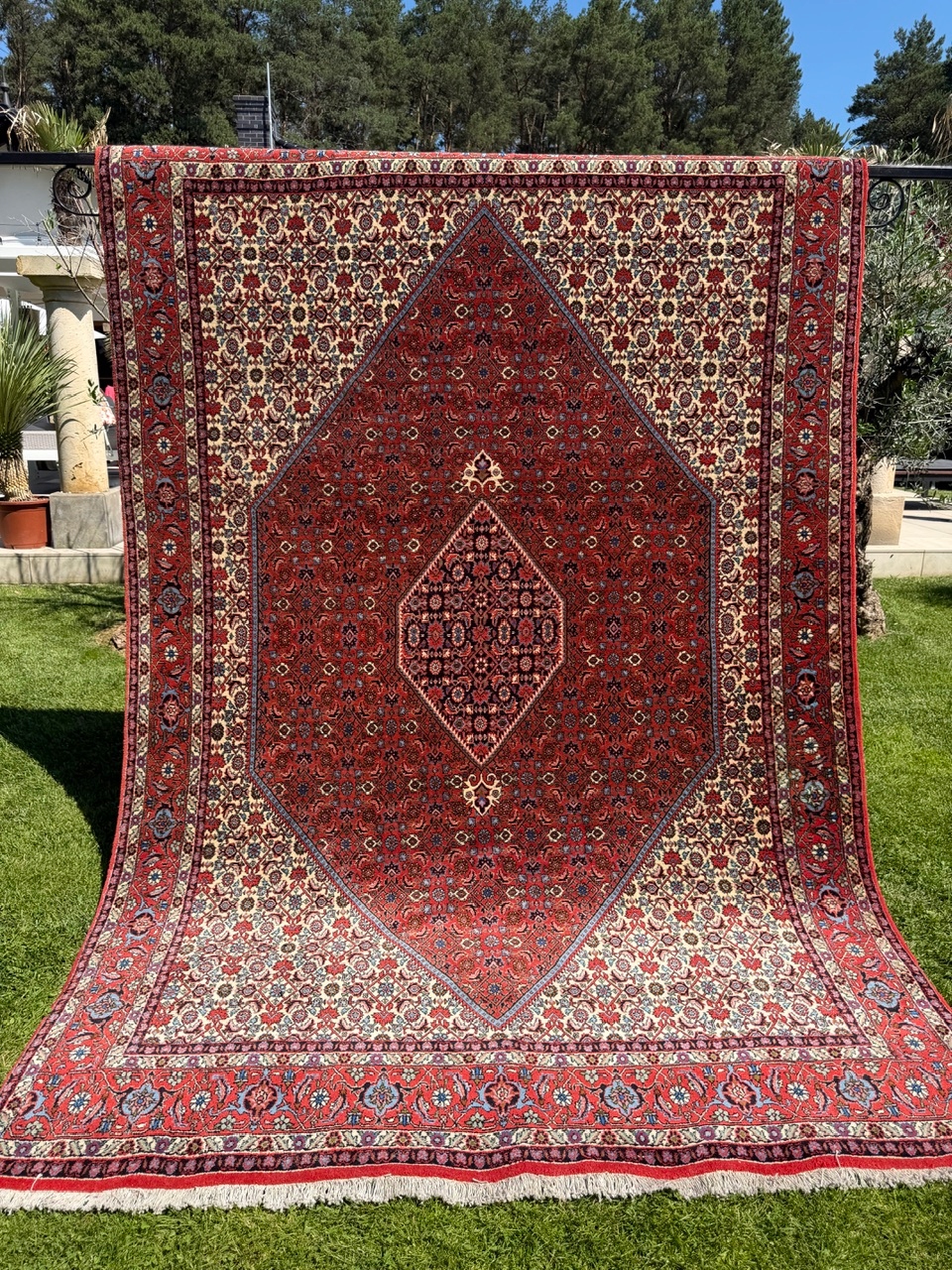 18724095331
