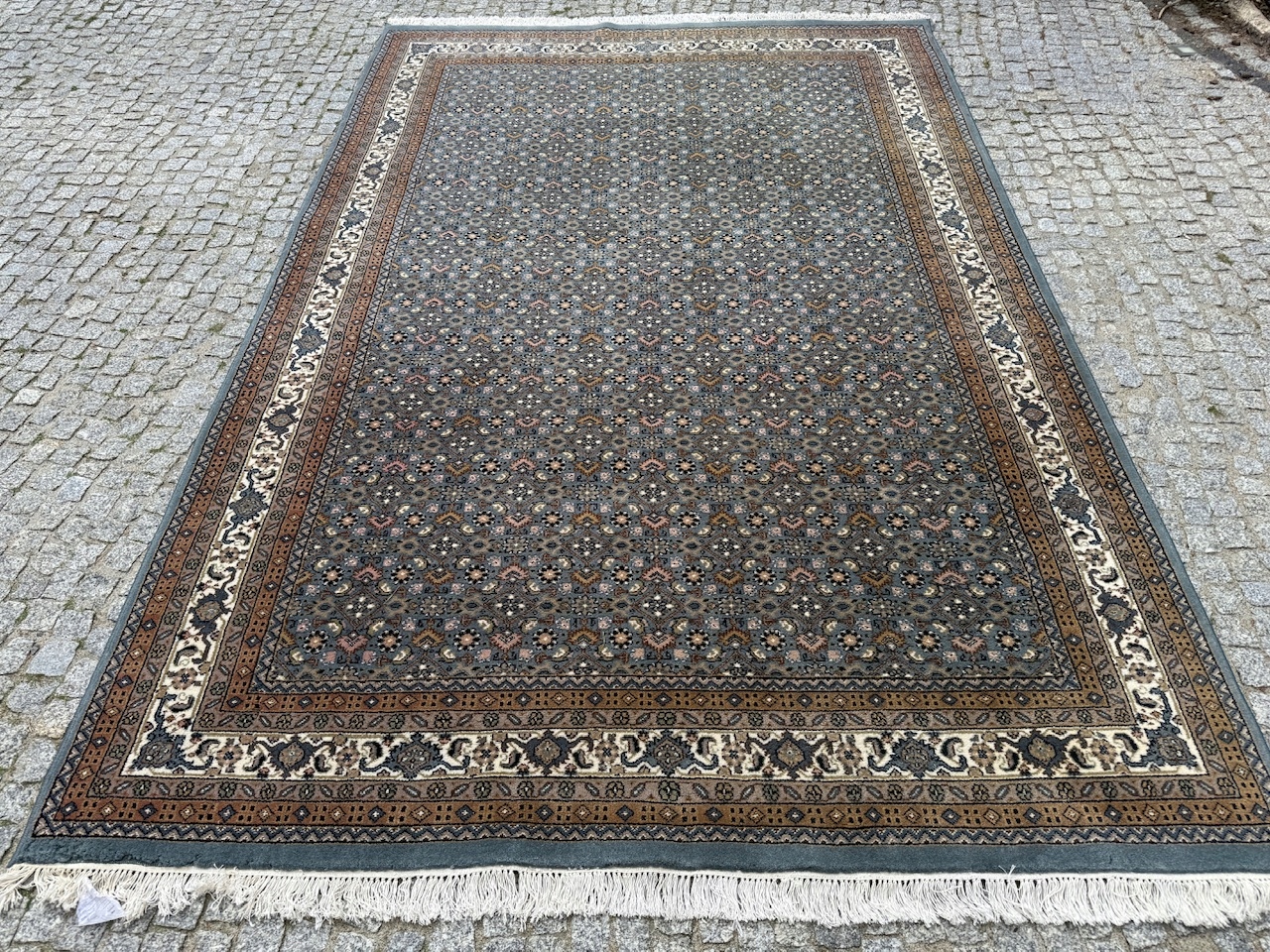 18735588744