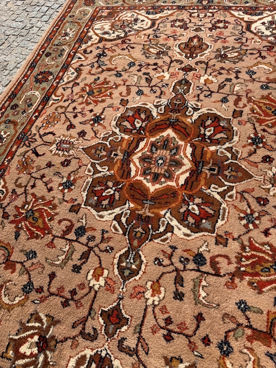 18907629888