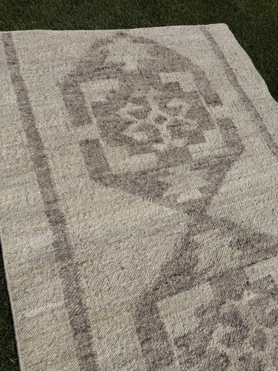 18944465905